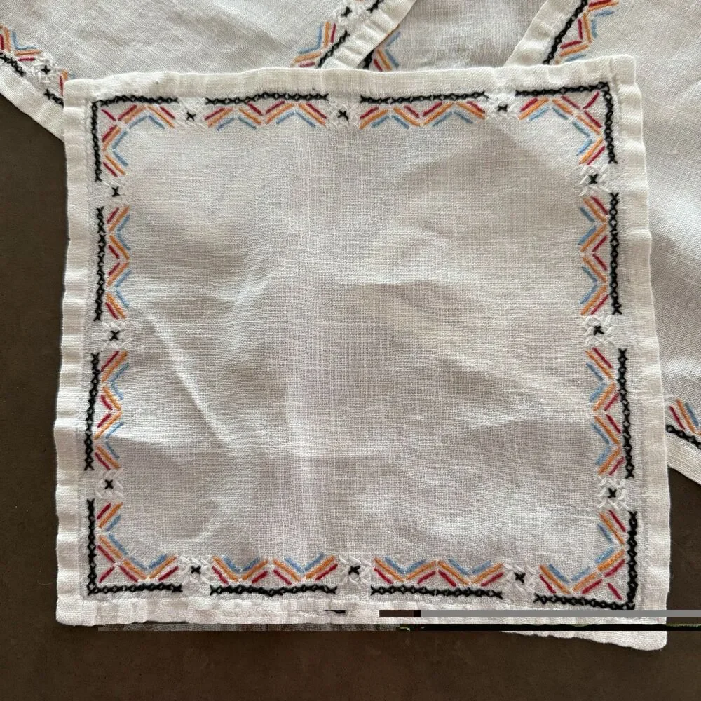 4 Vintage Hand Embroidered Linen Napkins Geometric Folk Style Table Linens Set